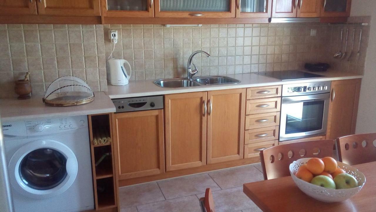 Baronessa'S Apartments Гайос Екстериор снимка